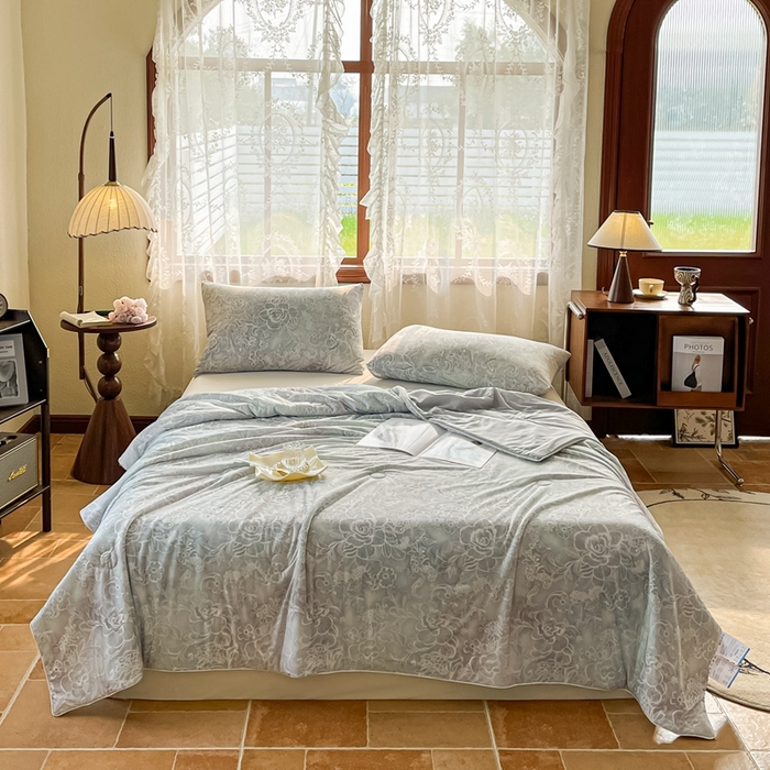 91家纺网 家纺一手货源 找家纺 小禹仔家纺 2026新款针织凉感丝印花夏被夏凉被 知画咖