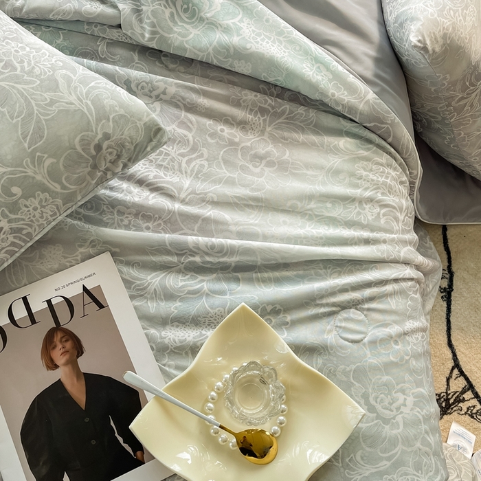 91家纺网 家纺一手货源 找家纺 小禹仔家纺 2026新款针织凉感丝印花夏被夏凉被 知画咖