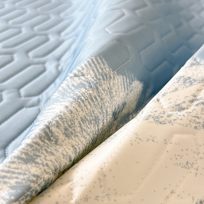 91家纺网 家纺一手货源 找家纺 518家纺 2026新款凉感冰丝裸睡乳胶凉席系列平铺款凉席席子 飞舞