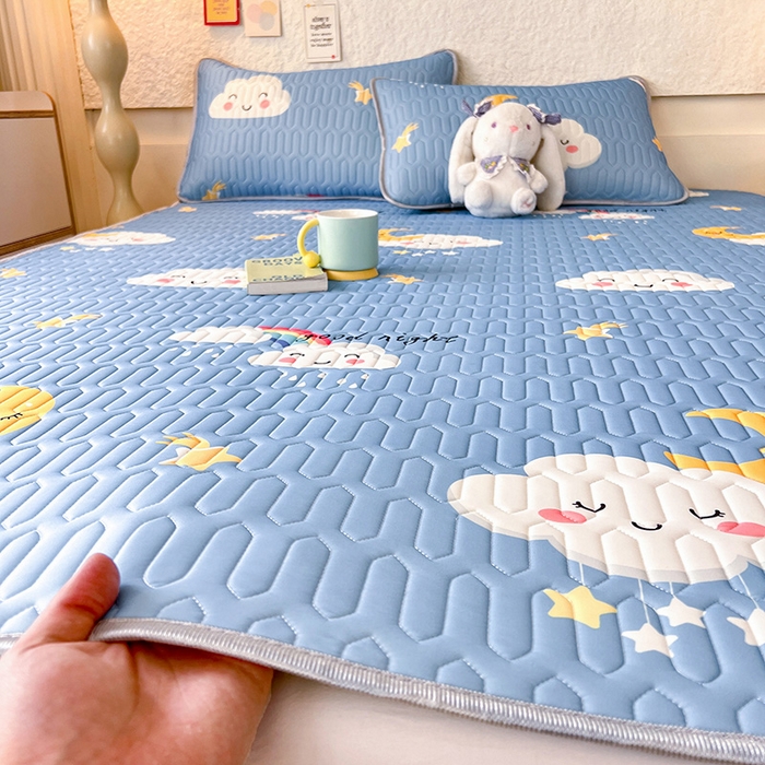 91家纺网 家纺一手货源 找家纺 518家纺 2026新款凉感冰丝裸睡乳胶凉席系列平铺款凉席席子 可爱云朵