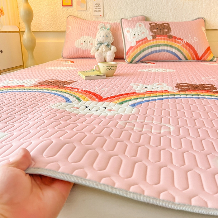 91家纺网 家纺一手货源 找家纺 518家纺 2026新款凉感冰丝裸睡乳胶凉席系列平铺款凉席席子 彩虹兔