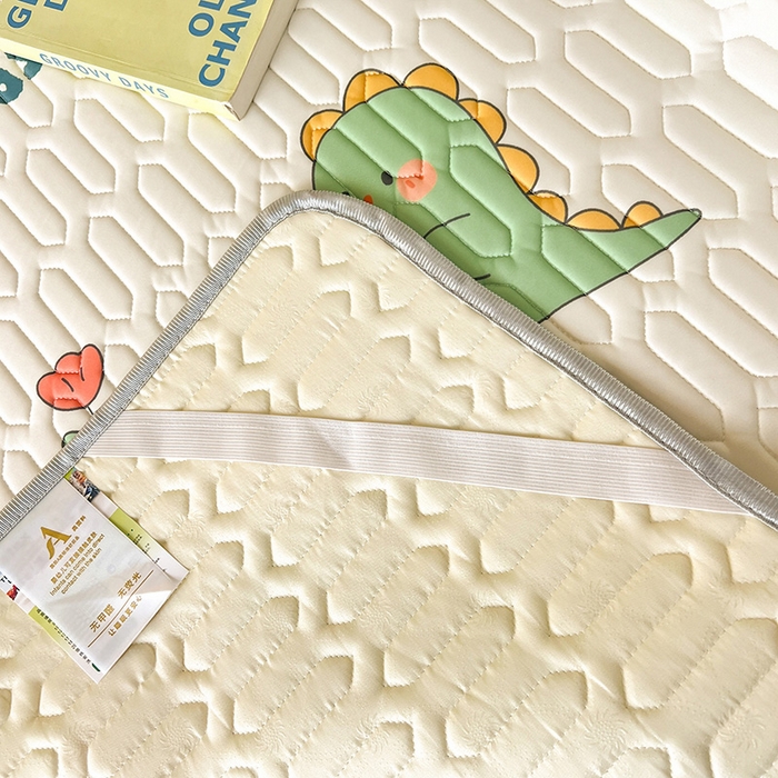 91家纺网 家纺一手货源 找家纺 518家纺 2026新款凉感冰丝裸睡乳胶凉席系列平铺款凉席席子 小恐龙