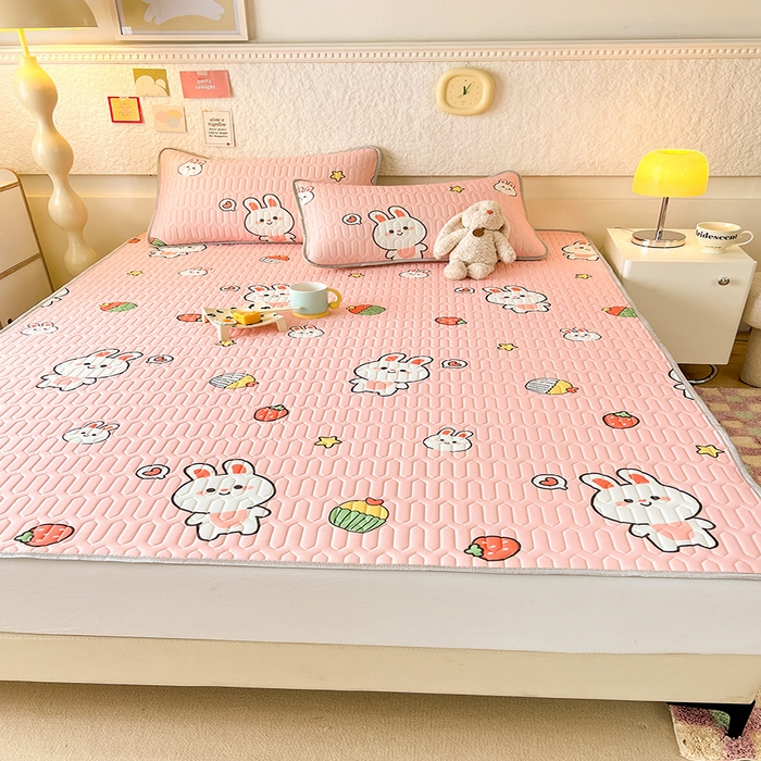 91家纺网 家纺一手货源 找家纺 518家纺 2026新款凉感冰丝裸睡乳胶凉席系列平铺款凉席席子 仔仔兔