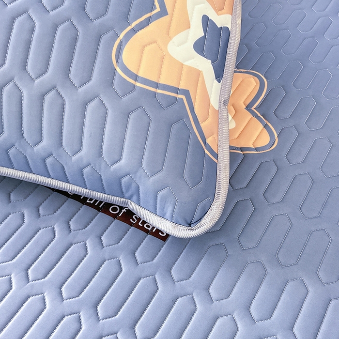 91家纺网 家纺一手货源 找家纺 518家纺 2026新款凉感冰丝裸睡乳胶凉席系列平铺款凉席席子 星星假日