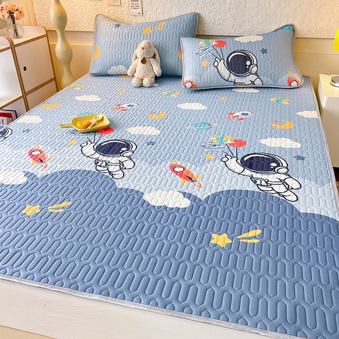 91家纺网 家纺一手货源 找家纺 518家纺 2026新款凉感冰丝裸睡乳胶凉席系列平铺款凉席席子 宇航员