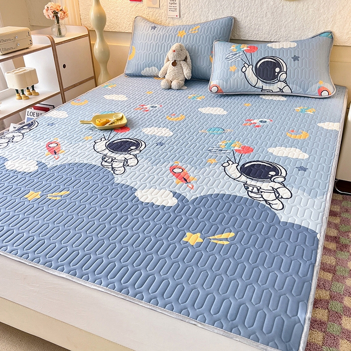 91家纺网 家纺一手货源 找家纺 518家纺 2026新款凉感冰丝裸睡乳胶凉席系列平铺款凉席席子 宇航员