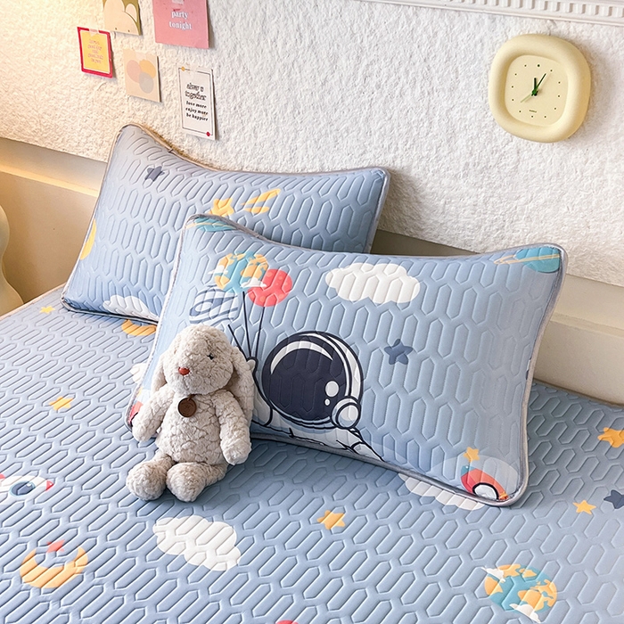 91家纺网 家纺一手货源 找家纺 518家纺 2026新款凉感冰丝裸睡乳胶凉席系列平铺款凉席席子 宇航员