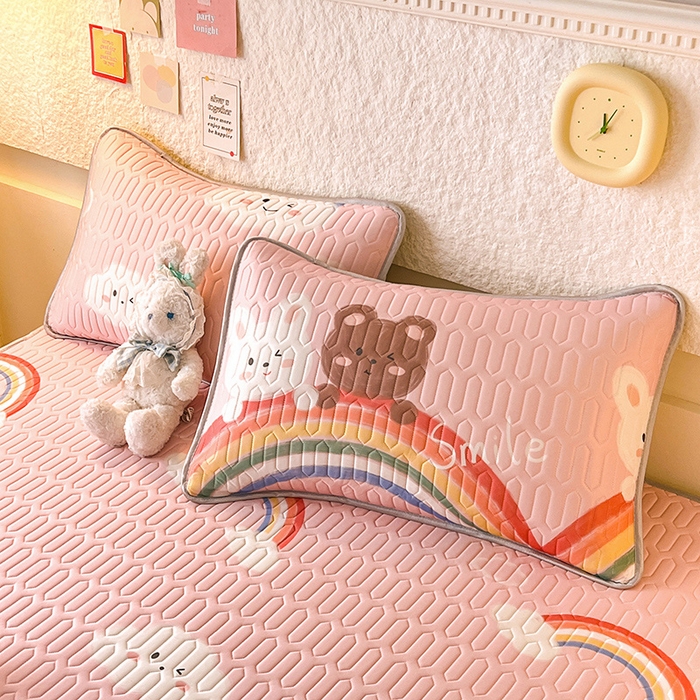 91家纺网 家纺一手货源 找家纺 518家纺 2026新款凉感冰丝裸睡乳胶凉席系列平铺款凉席席子 彩虹兔