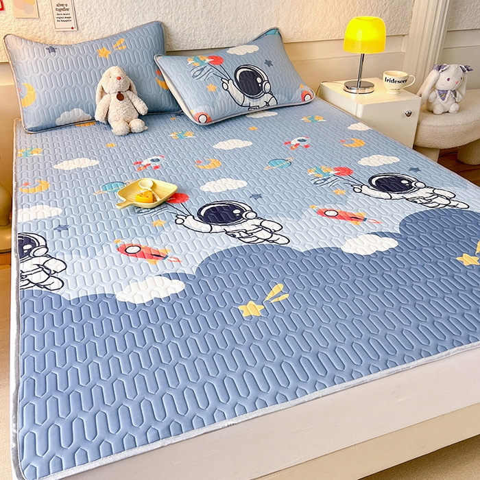 91家纺网 家纺一手货源 找家纺 518家纺 2026新款凉感冰丝裸睡乳胶凉席系列平铺款凉席席子 宇航员