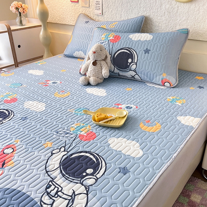 91家纺网 家纺一手货源 找家纺 518家纺 2026新款凉感冰丝裸睡乳胶凉席系列平铺款凉席席子 宇航员