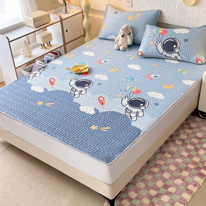 91家纺网 家纺一手货源 找家纺 518家纺 2026新款凉感冰丝裸睡乳胶凉席系列平铺款凉席席子 宇航员