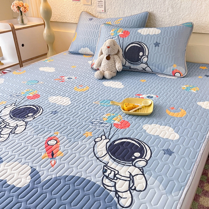 91家纺网 家纺一手货源 找家纺 518家纺 2026新款凉感冰丝裸睡乳胶凉席系列平铺款凉席席子 宇航员