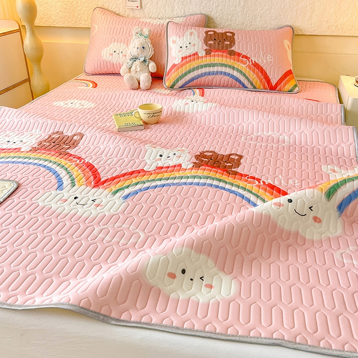 91家纺网 家纺一手货源 找家纺 518家纺 2026新款凉感冰丝裸睡乳胶凉席系列平铺款凉席席子 彩虹兔