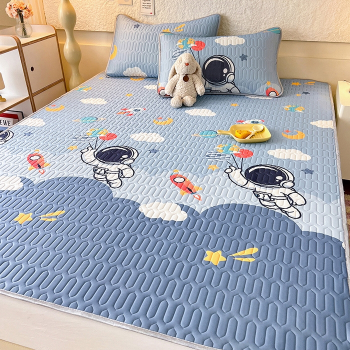 91家纺网 家纺一手货源 找家纺 518家纺 2026新款凉感冰丝裸睡乳胶凉席系列平铺款凉席席子 宇航员