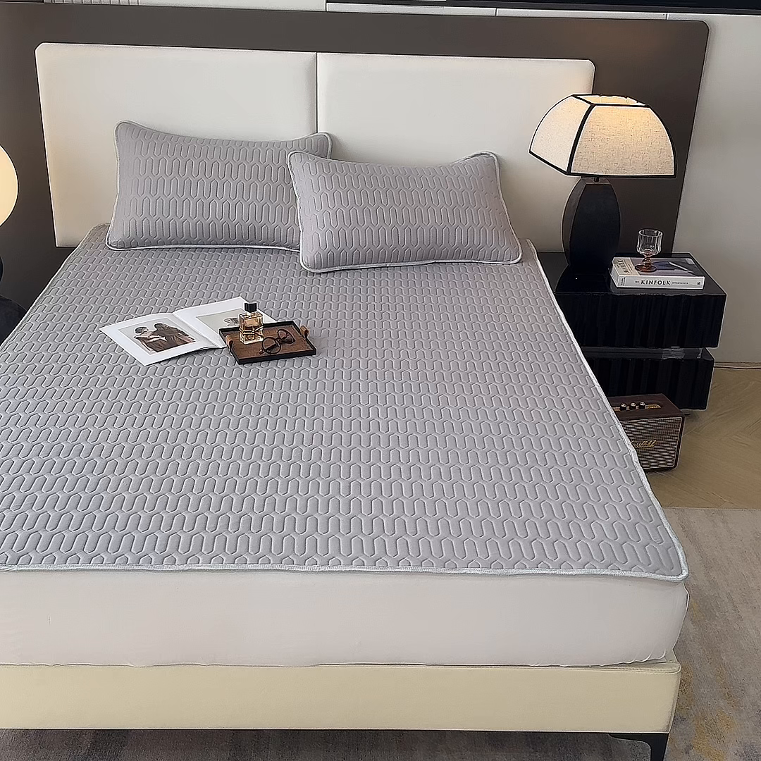 91家纺网 家纺一手货源 找家纺 518家纺 2026新款凉感冰丝裸睡乳胶凉席系列平铺款凉席席子 伯爵灰