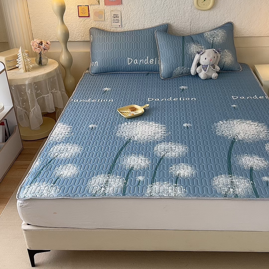 91家纺网 家纺一手货源 找家纺 518家纺 2026新款凉感冰丝裸睡乳胶凉席系列平铺款凉席席子 飞舞