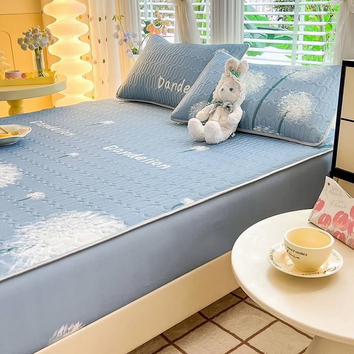 91家纺网 家纺一手货源 找家纺 518家纺 2026新款凉感冰丝裸睡乳胶凉席系列床笠款凉席席子 飞舞