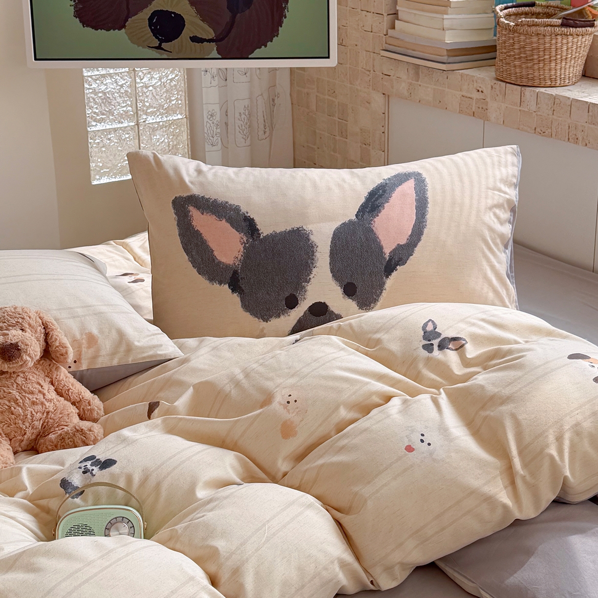 91家纺网 家纺一手货源 找家纺 桃子家居 2026A类纯棉水洗原生态棉麻数码印花大版枕套混搭卡通小清新韩国小布袋系列四件套 棉麻混搭-奶咖小狗