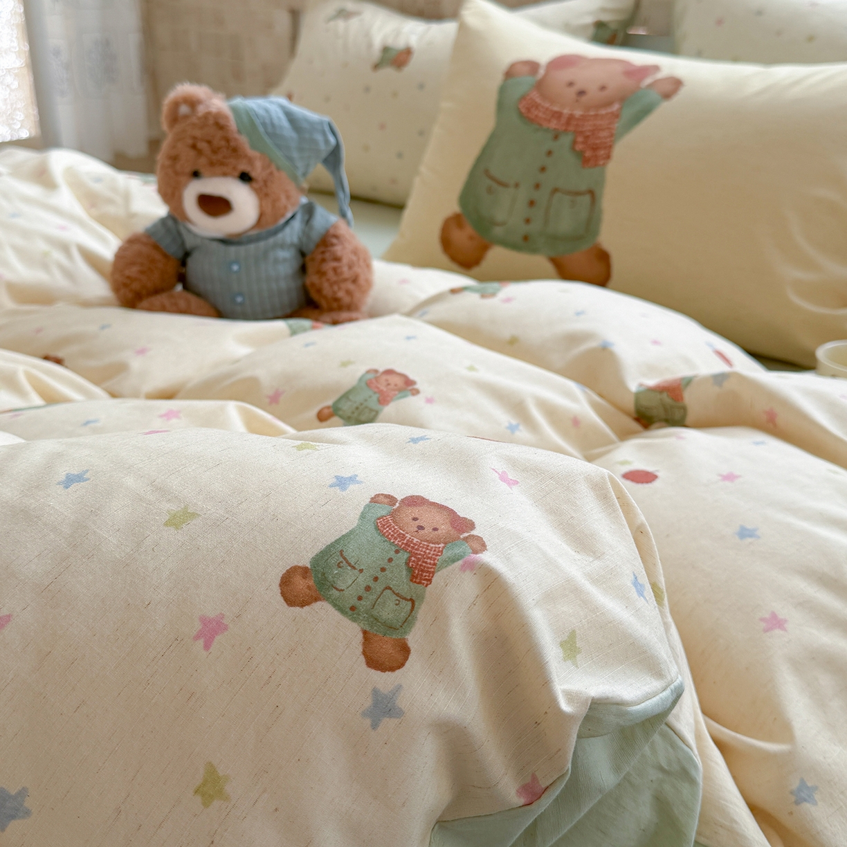 91家纺网 家纺一手货源 找家纺 桃子家居 2026A类纯棉水洗原生态棉麻数码印花大版枕套混搭卡通小清新韩国小布袋系列四件套 棉麻混搭-苹果软熊