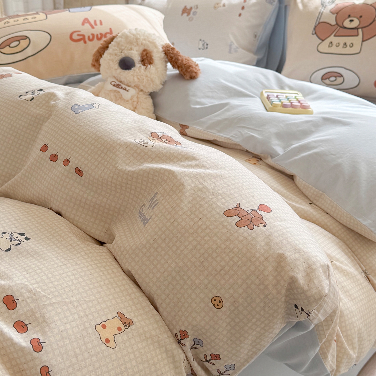 91家纺网 家纺一手货源 找家纺 桃子家居 2026A类纯棉水洗原生态棉麻数码印花大版枕套混搭卡通小清新韩国小布袋系列四件套 棉麻混搭-好运日记