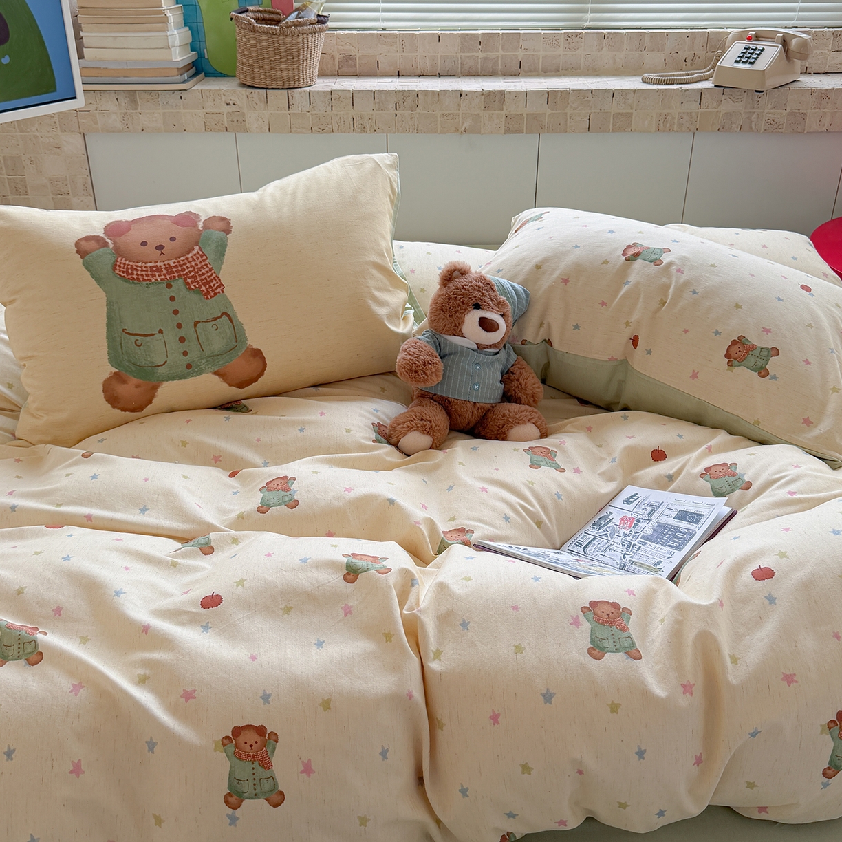 91家纺网 家纺一手货源 找家纺 桃子家居 2026A类纯棉水洗原生态棉麻数码印花大版枕套混搭卡通小清新韩国小布袋系列四件套 棉麻混搭-苹果软熊