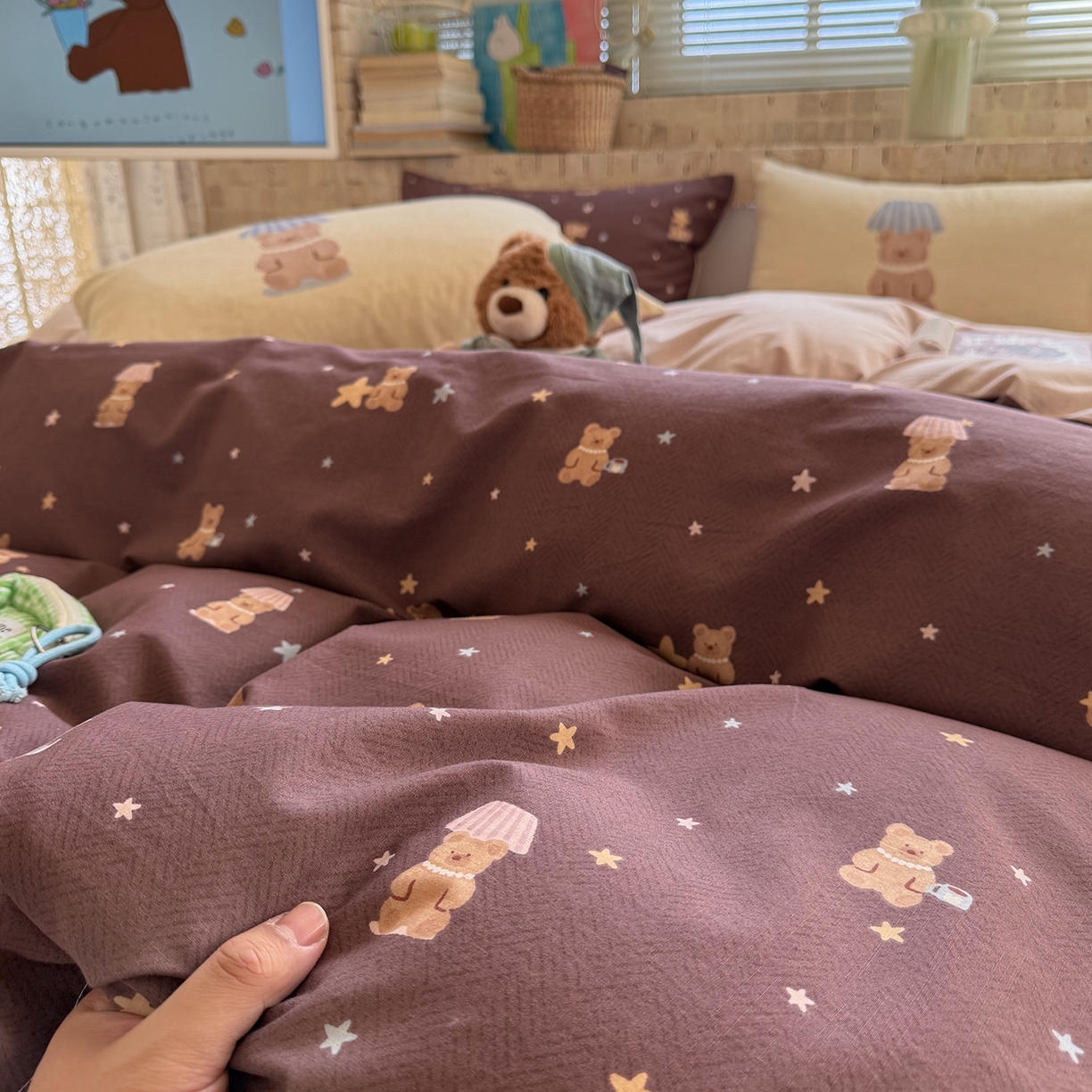 91家纺网 家纺一手货源 找家纺 桃子家居 2026A类纯棉水洗原生态棉麻数码印花大版枕套混搭卡通小清新韩国小布袋系列四件套 棉麻混搭-焦糖星星熊