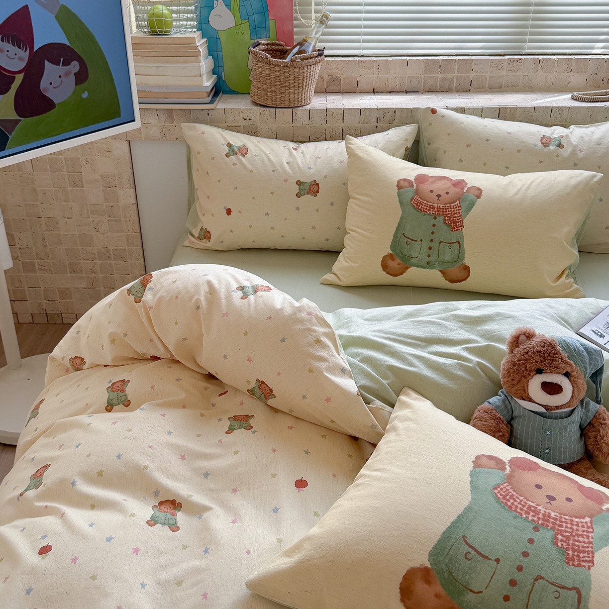 91家纺网 家纺一手货源 找家纺 桃子家居 2026A类纯棉水洗原生态棉麻数码印花大版枕套混搭卡通小清新韩国小布袋系列四件套 棉麻混搭-苹果软熊