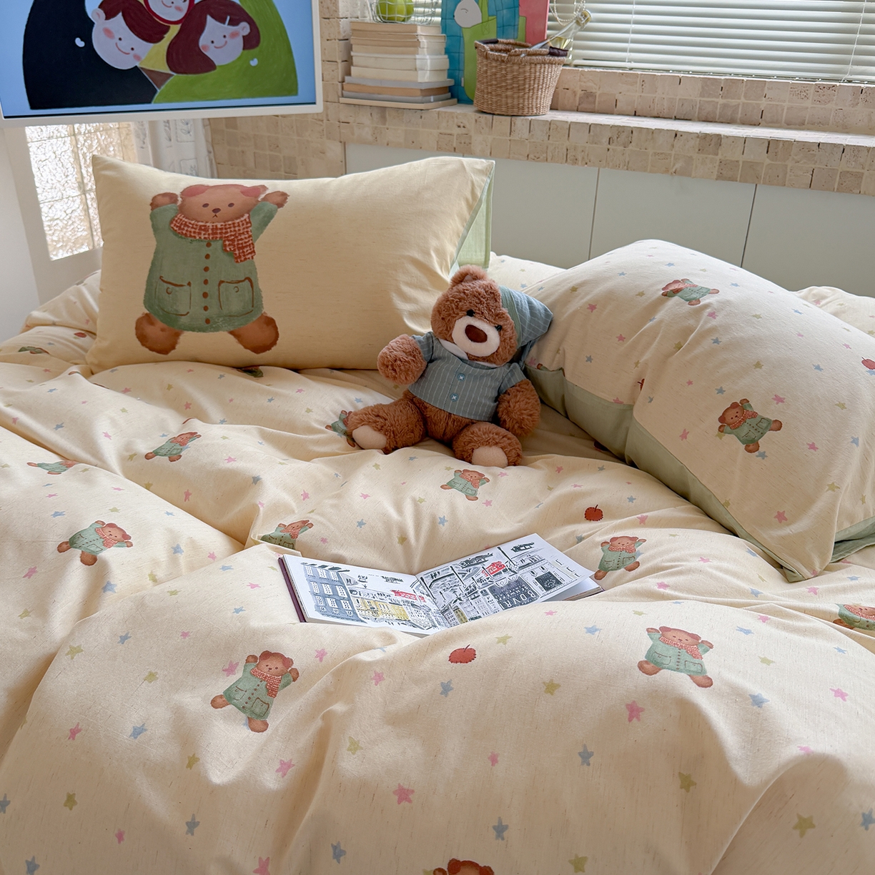 91家纺网 家纺一手货源 找家纺 桃子家居 2026A类纯棉水洗原生态棉麻数码印花大版枕套混搭卡通小清新韩国小布袋系列四件套 棉麻混搭-苹果软熊