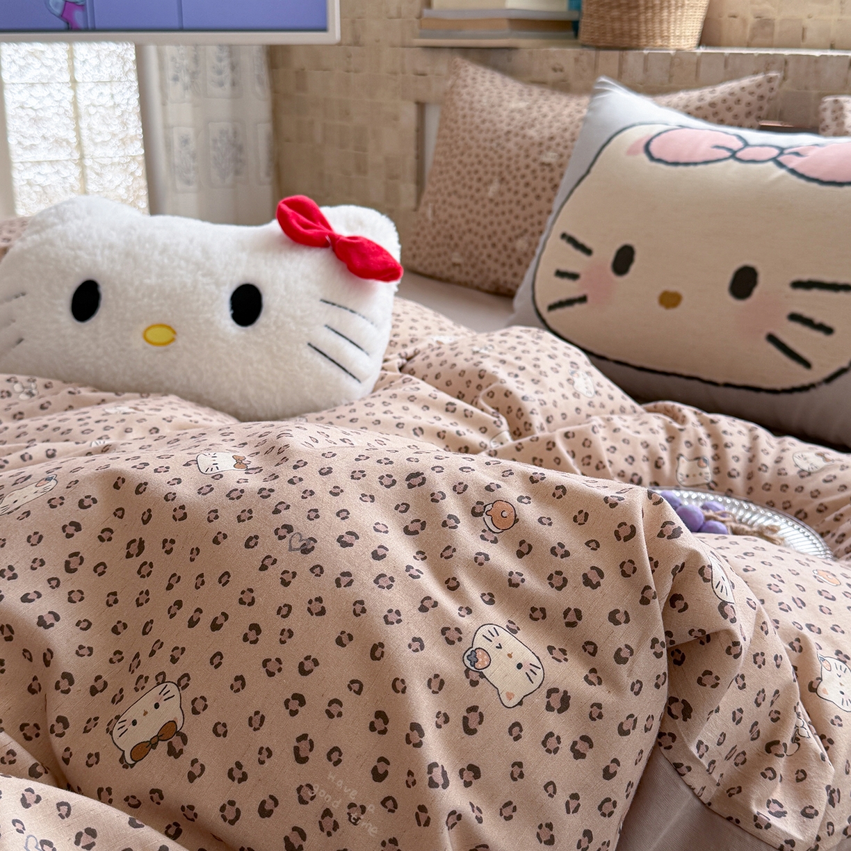 91家纺网 家纺一手货源 找家纺 桃子家居 2026A类纯棉水洗原生态棉麻数码印花大版枕套混搭卡通小清新韩国小布袋系列四件套 棉麻混搭-粉黛凯蒂