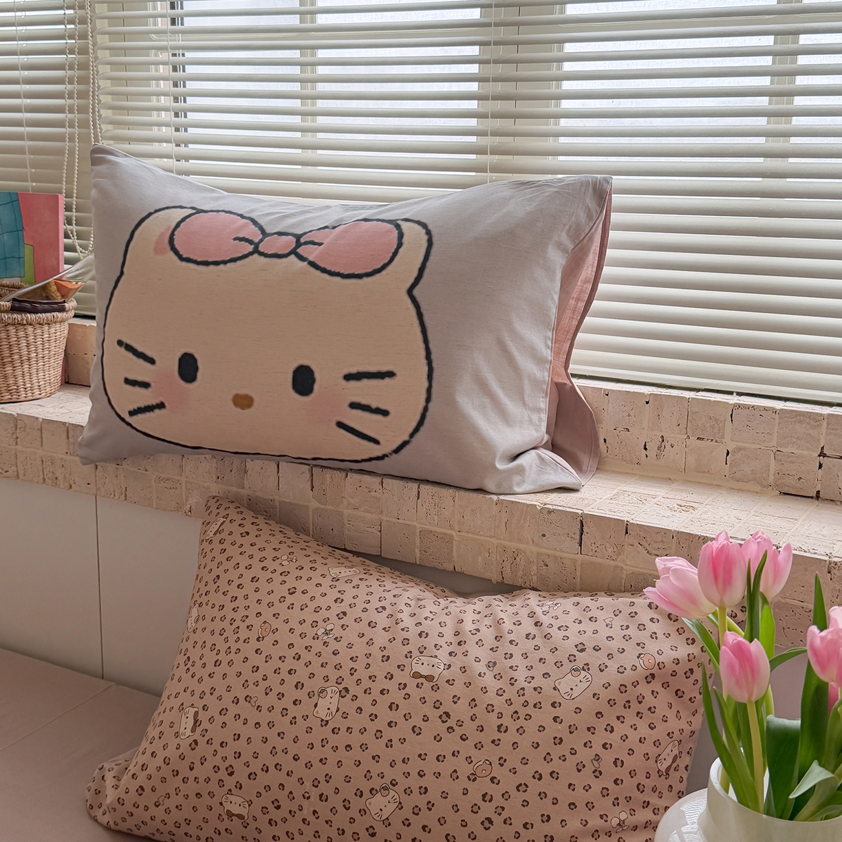 91家纺网 家纺一手货源 找家纺 桃子家居 2026A类纯棉水洗原生态棉麻数码印花大版枕套混搭卡通小清新韩国小布袋系列四件套 棉麻混搭-粉黛凯蒂