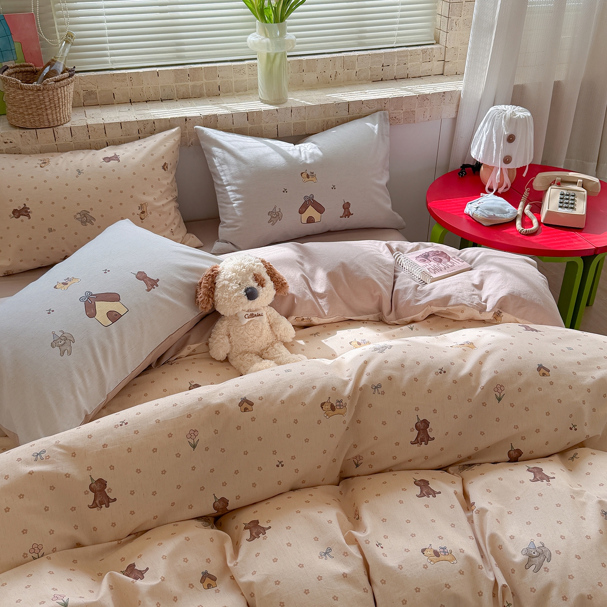 91家纺网 家纺一手货源 找家纺 桃子家居 2026A类纯棉水洗原生态棉麻数码印花大版枕套混搭卡通小清新韩国小布袋系列四件套 棉麻混搭-奶芙小狗屋