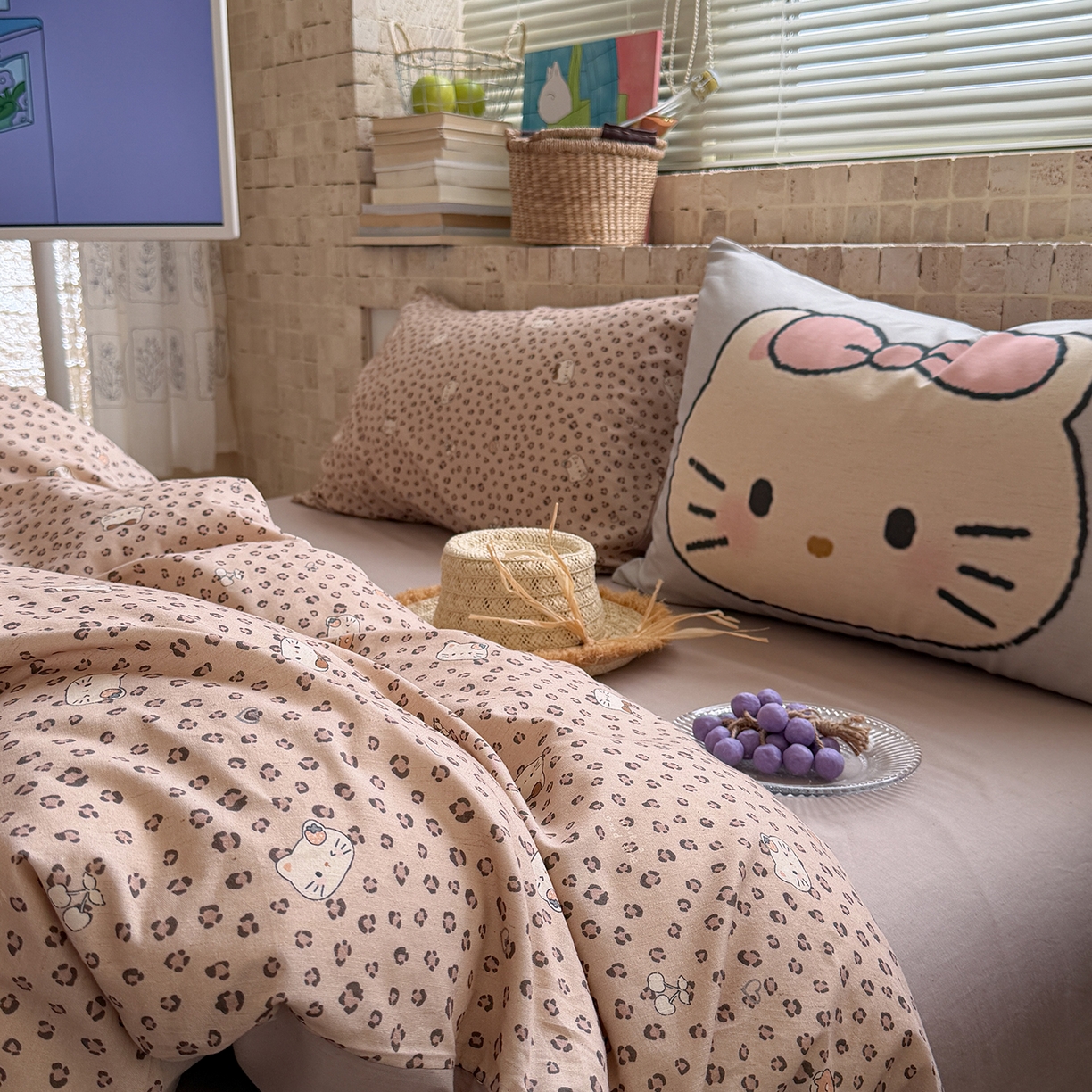 91家纺网 家纺一手货源 找家纺 桃子家居 2026A类纯棉水洗原生态棉麻数码印花大版枕套混搭卡通小清新韩国小布袋系列四件套 棉麻混搭-粉黛凯蒂