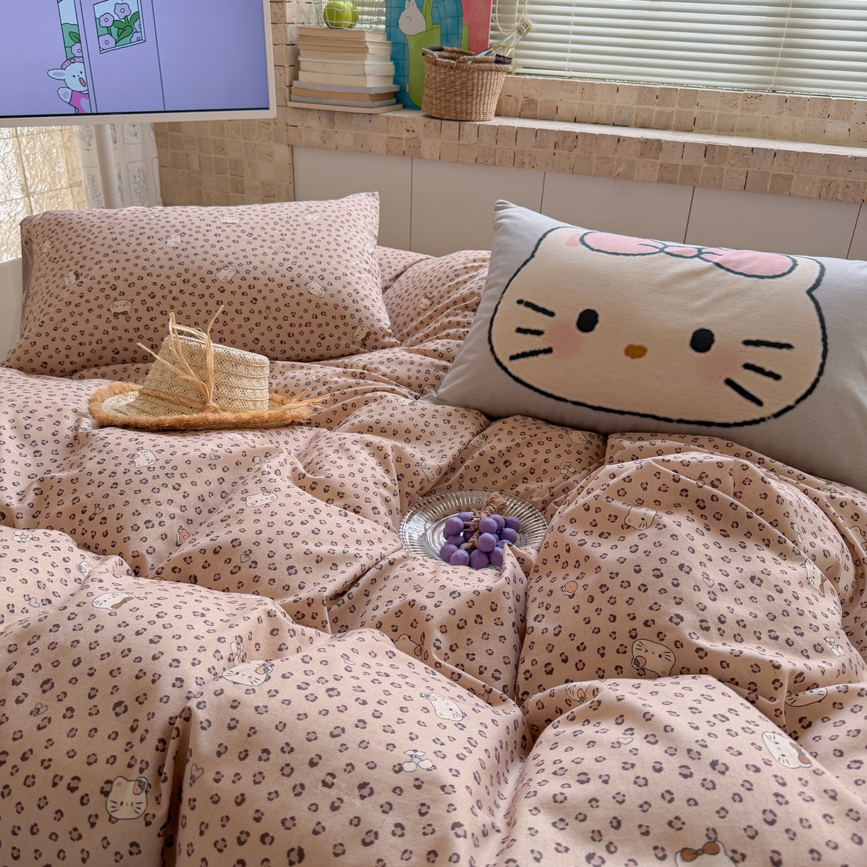 91家纺网 家纺一手货源 找家纺 桃子家居 2026A类纯棉水洗原生态棉麻数码印花大版枕套混搭卡通小清新韩国小布袋系列四件套 棉麻混搭-粉黛凯蒂