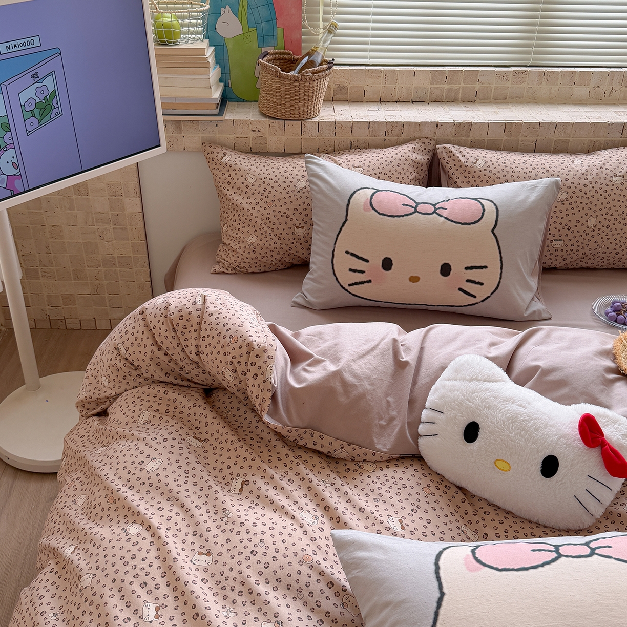 91家纺网 家纺一手货源 找家纺 桃子家居 2026A类纯棉水洗原生态棉麻数码印花大版枕套混搭卡通小清新韩国小布袋系列四件套 棉麻混搭-粉黛凯蒂
