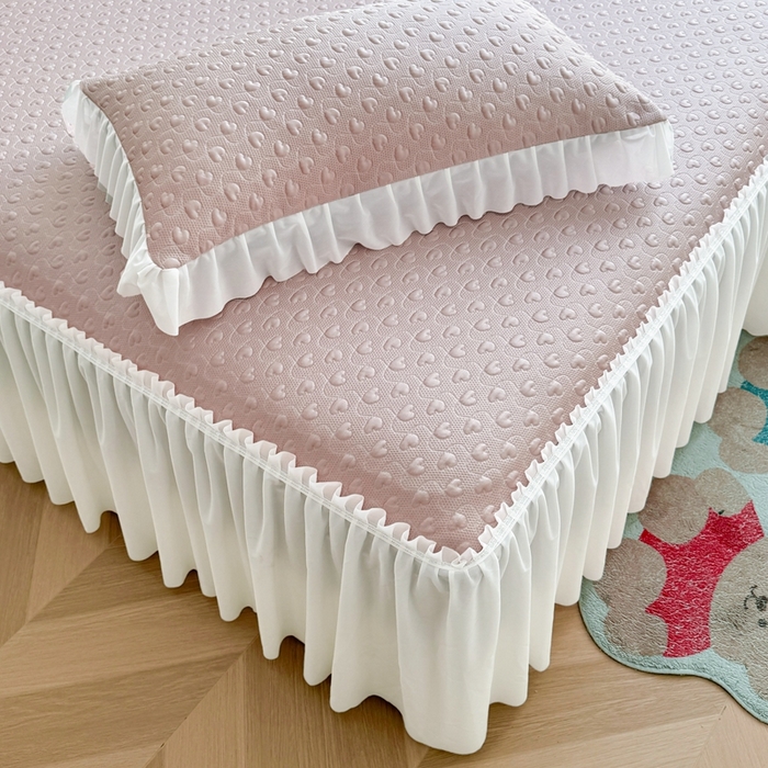 91家纺网 家纺一手货源 找家纺 怡源梦 2026新款A类高分子冰豆豆凉席床裙床笠二合一-心动 心动-粉色