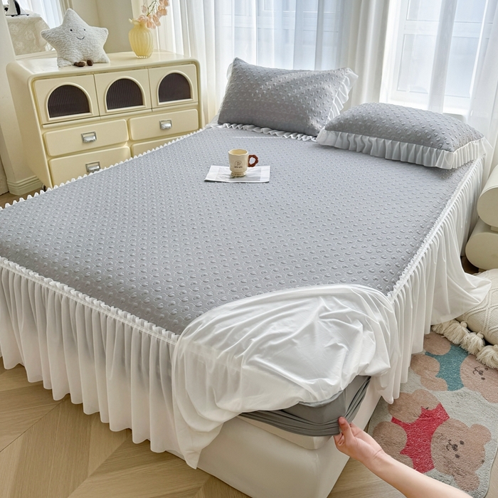 91家纺网 家纺一手货源 找家纺 怡源梦 2026新款A类高分子冰豆豆凉席床裙床笠二合一-心动 心动-灰色