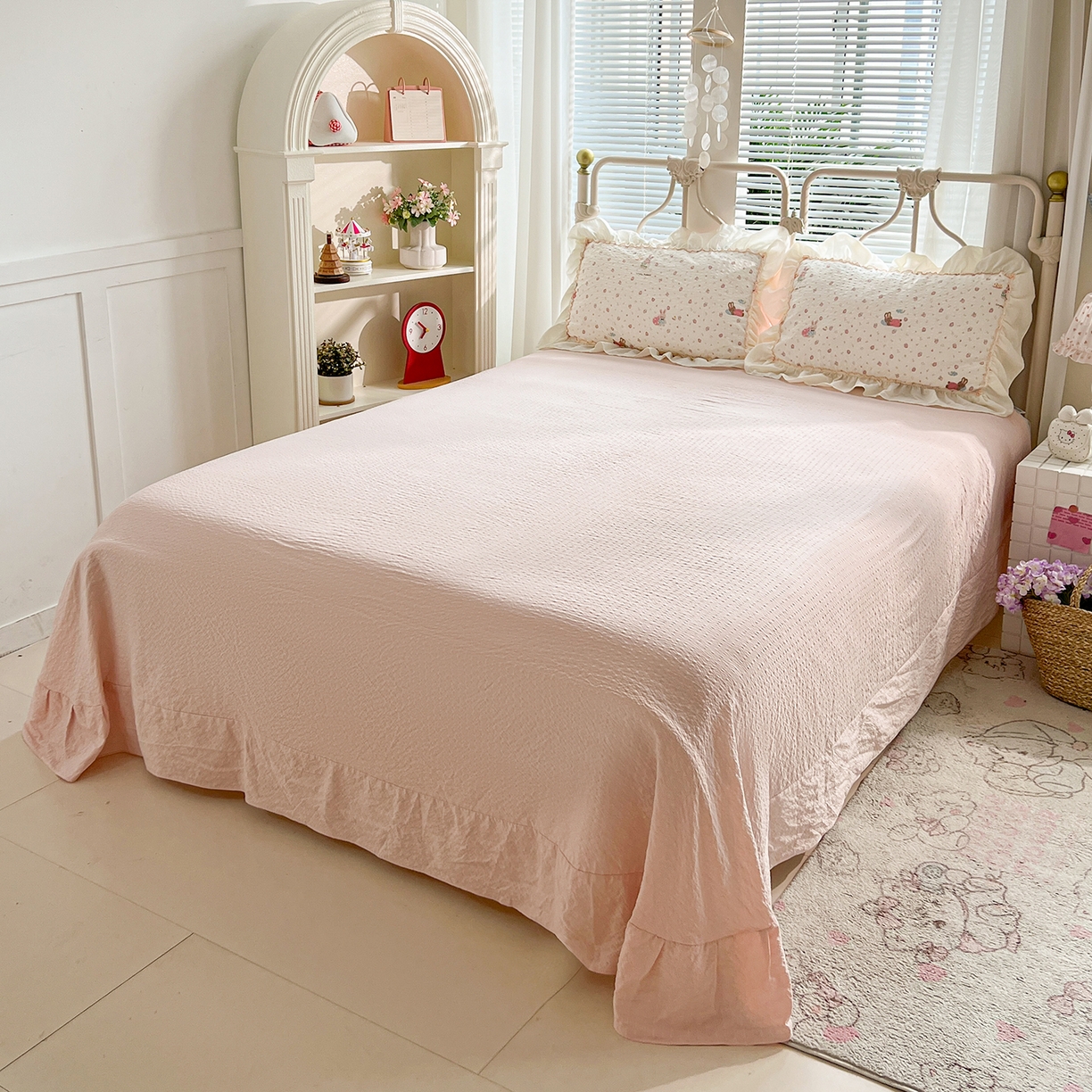 91家纺网 家纺一手货源 找家纺 （总）富米莱（原臻工厂） 2026新款超温柔高弹线密拷花边款泡芙双层纱夏凉被床盖床裙四件套