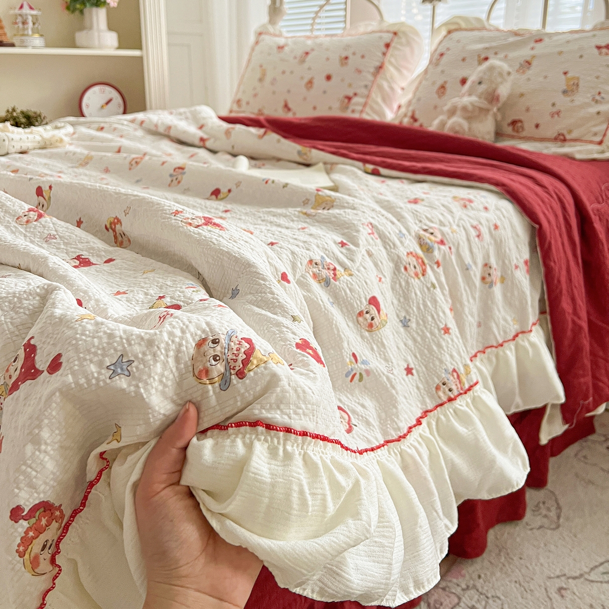 91家纺网 家纺一手货源 找家纺 富米莱（原臻工厂） 2026新款超温柔高弹线密拷花边款泡芙双层纱夏凉被床盖床裙四件套 密拷花边-魔法星星