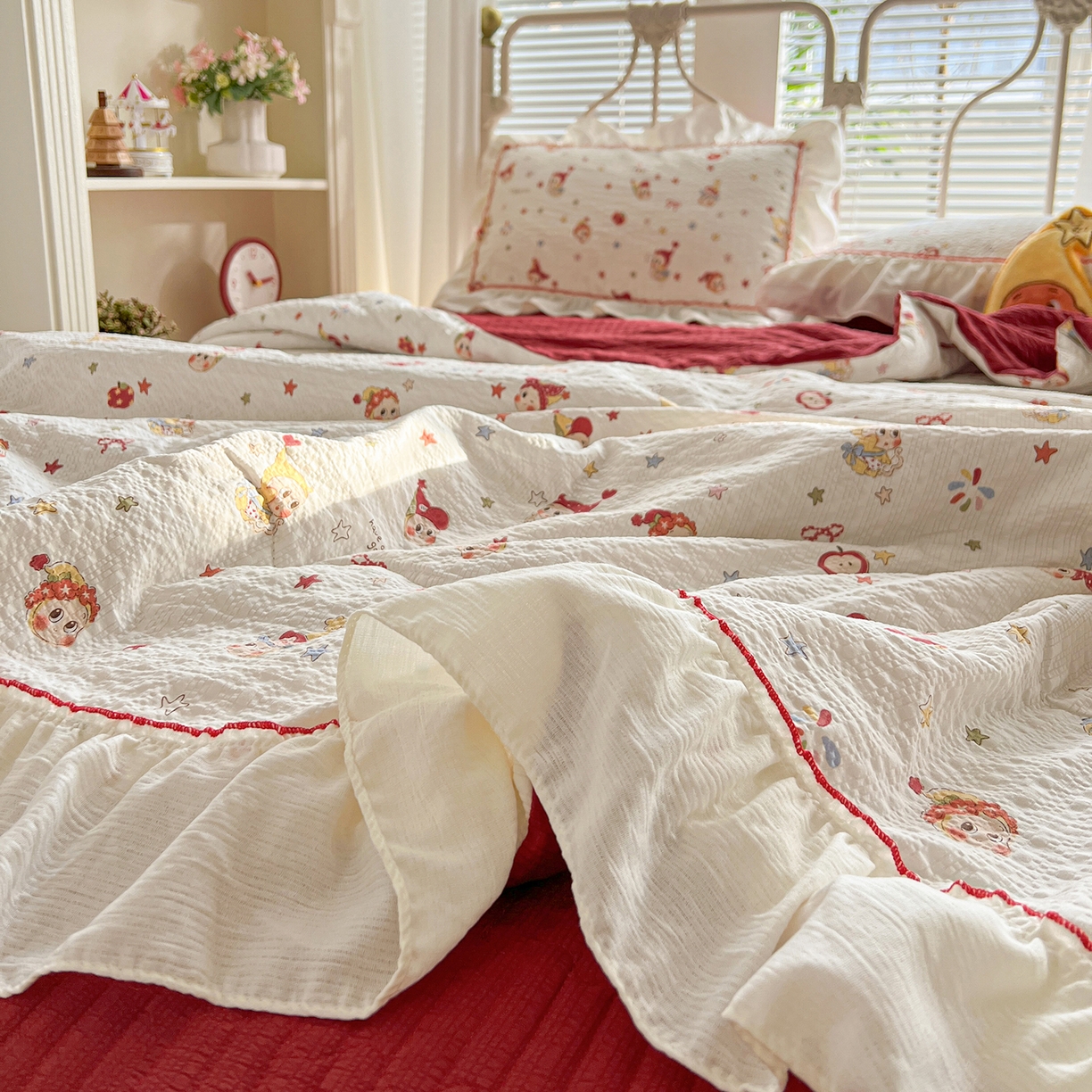 91家纺网 家纺一手货源 找家纺 富米莱（原臻工厂） 2026新款超温柔高弹线密拷花边款泡芙双层纱夏凉被床盖床裙四件套 密拷花边-魔法星星