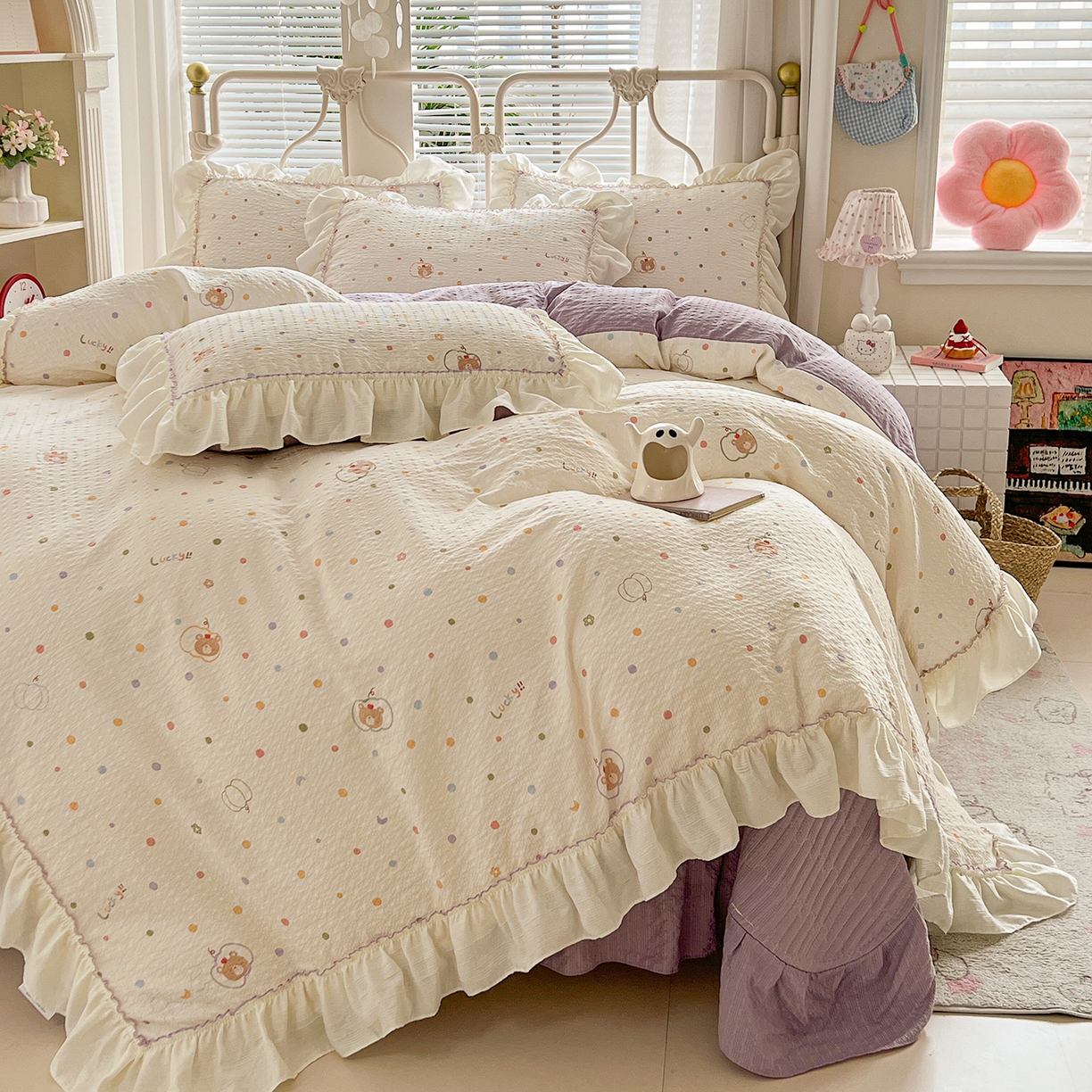 91家纺网 家纺一手货源 找家纺 富米莱（原臻工厂） 2026新款超温柔高弹线密拷花边款泡芙双层纱夏凉被床盖床裙四件套 密拷花边-彩点小熊