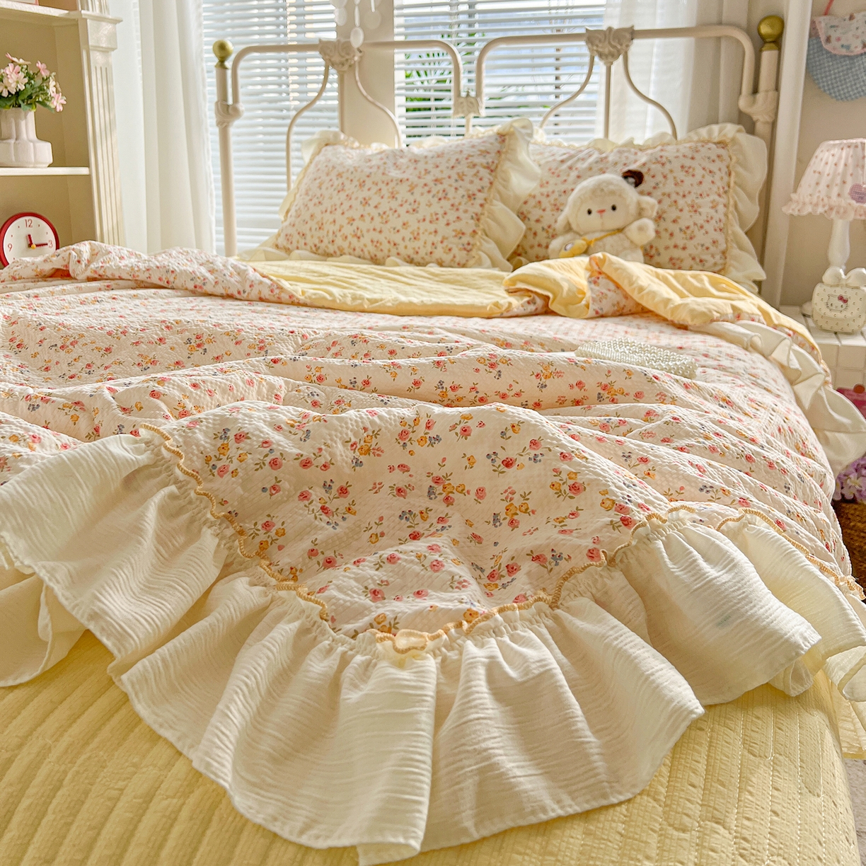 91家纺网 家纺一手货源 找家纺 富米莱（原臻工厂） 2026新款超温柔高弹线密拷花边款泡芙双层纱夏凉被床盖床裙四件套 密拷花边-黄油小碎花