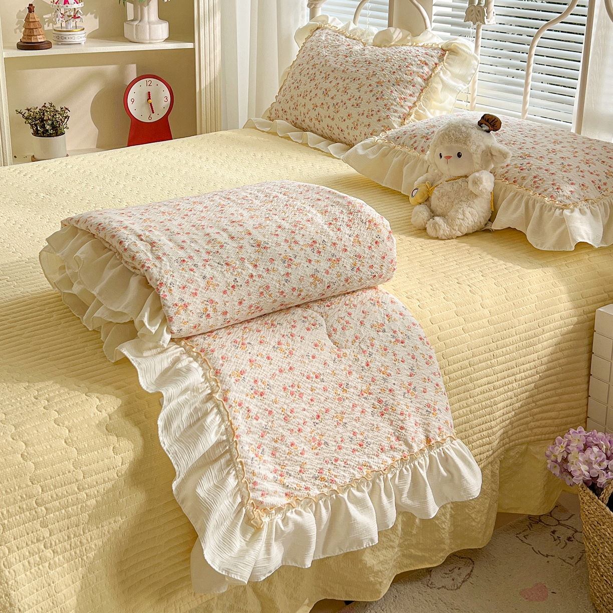 91家纺网 家纺一手货源 找家纺 富米莱（原臻工厂） 2026新款超温柔高弹线密拷花边款泡芙双层纱夏凉被床盖床裙四件套 密拷花边-黄油小碎花