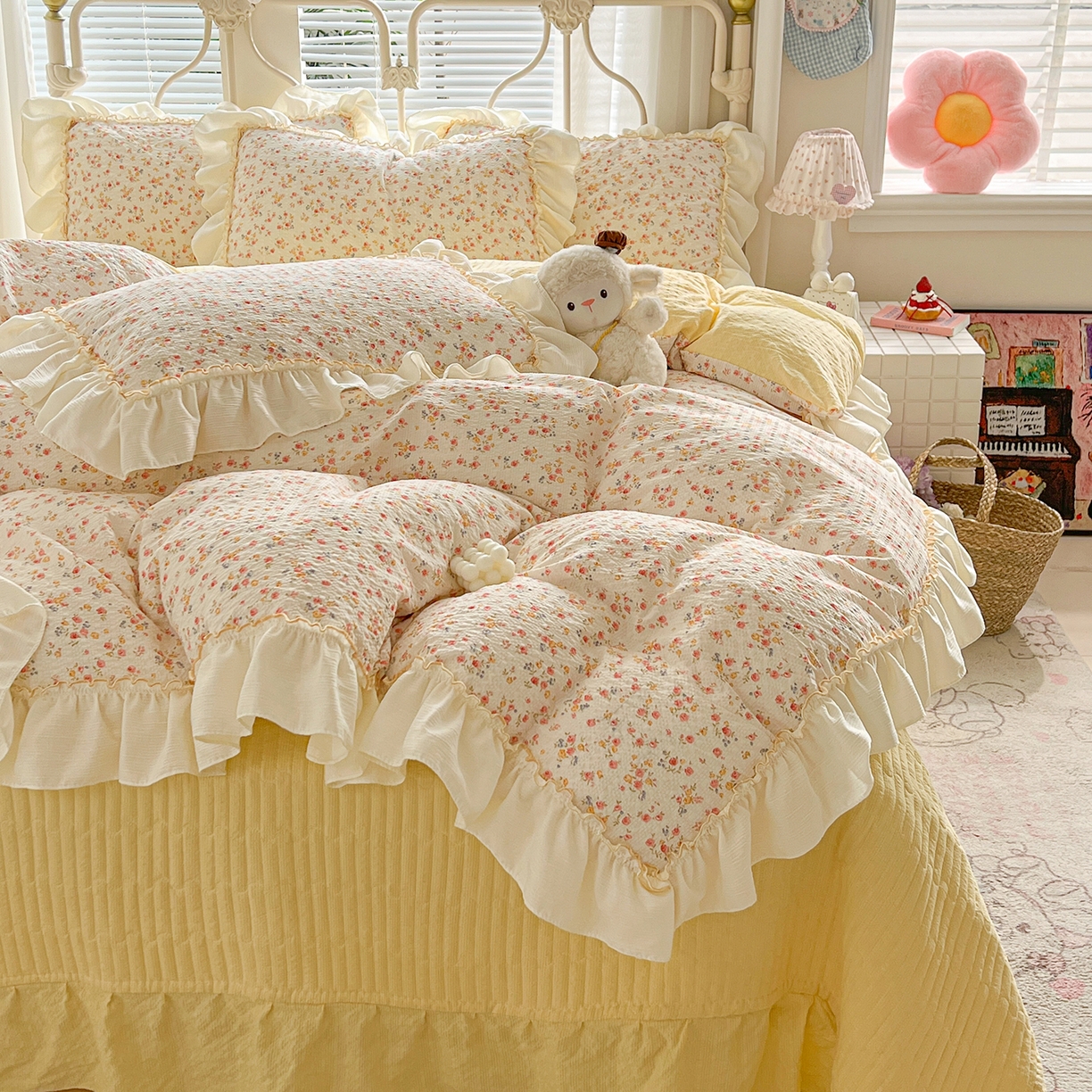 91家纺网 家纺一手货源 找家纺 富米莱（原臻工厂） 2026新款超温柔高弹线密拷花边款泡芙双层纱夏凉被床盖床裙四件套 密拷花边-黄油小碎花