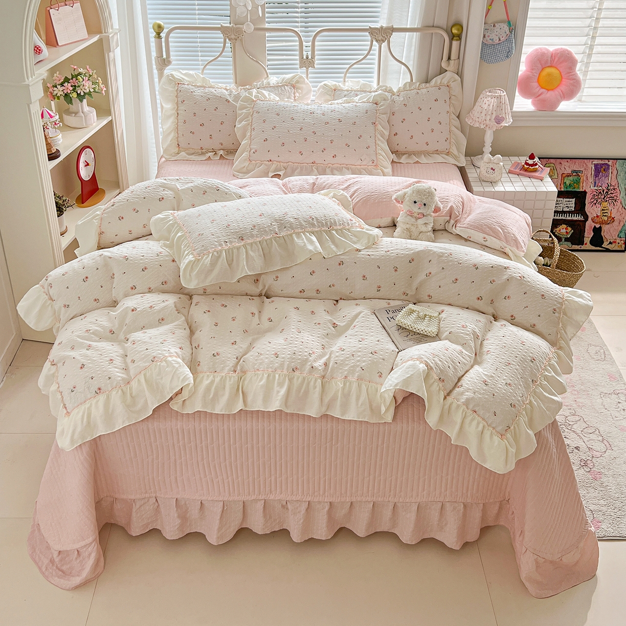 91家纺网 家纺一手货源 找家纺 富米莱（原臻工厂） 2026新款超温柔高弹线密拷花边款泡芙双层纱夏凉被床盖床裙四件套 密拷花边-小粉花