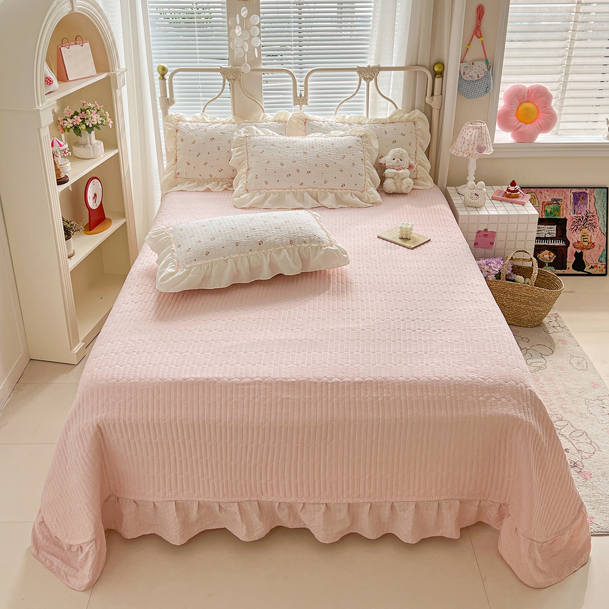 91家纺网 家纺一手货源 找家纺 富米莱（原臻工厂） 2026新款超温柔高弹线密拷花边款泡芙双层纱夏凉被床盖床裙四件套 密拷花边-小粉花