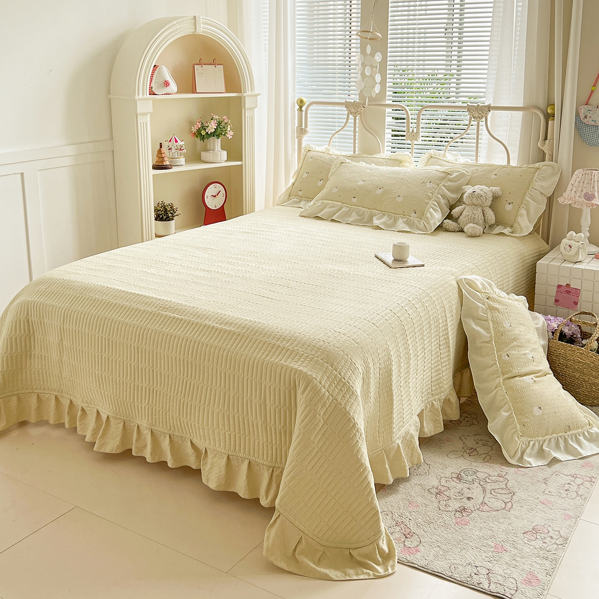 91家纺网 家纺一手货源 找家纺 富米莱（原臻工厂） 2026新款超温柔高弹线密拷花边款泡芙双层纱夏凉被床盖床裙四件套 密拷花边-奶黄草莓