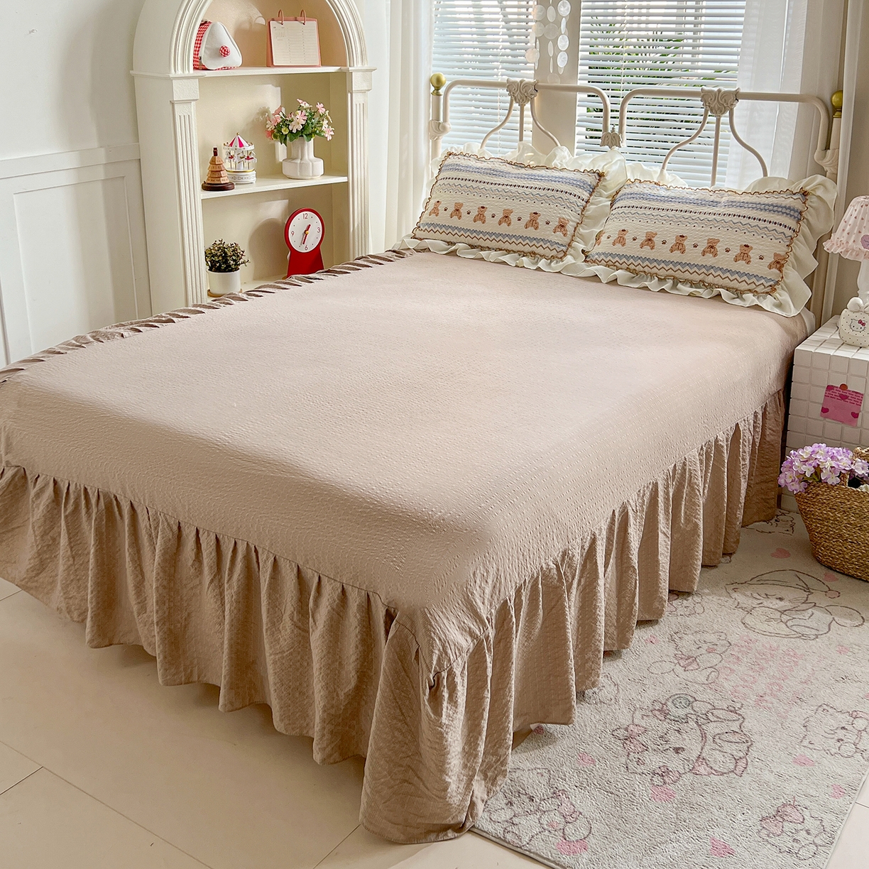 91家纺网 家纺一手货源 找家纺 富米莱（原臻工厂） 2026新款超温柔高弹线密拷花边款泡芙双层纱夏凉被床盖床裙四件套 密拷花边-波西米亚小熊