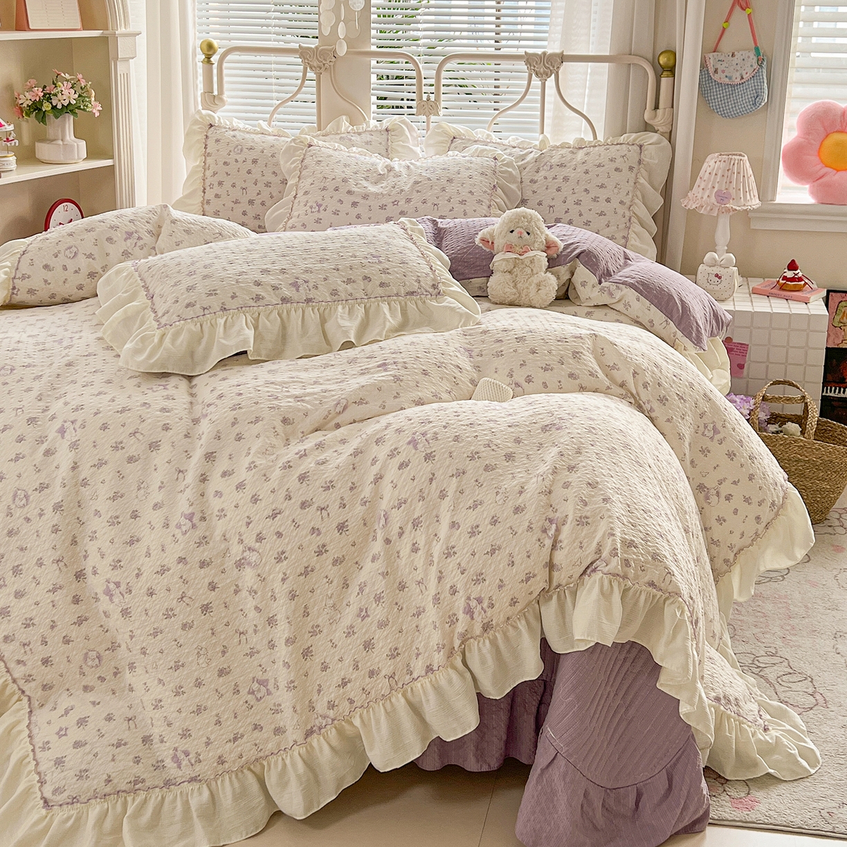 91家纺网 家纺一手货源 找家纺 富米莱（原臻工厂） 2026新款超温柔高弹线密拷花边款泡芙双层纱夏凉被床盖床裙四件套 密拷花边-紫雾小兔