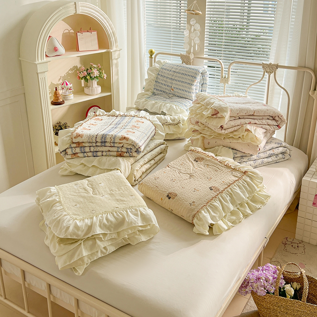 富米莱（原臻工厂） 2026新款超温柔高弹线密拷花边款泡芙双层纱夏凉被床盖床裙四件套 组合图仅供展示-不可下单