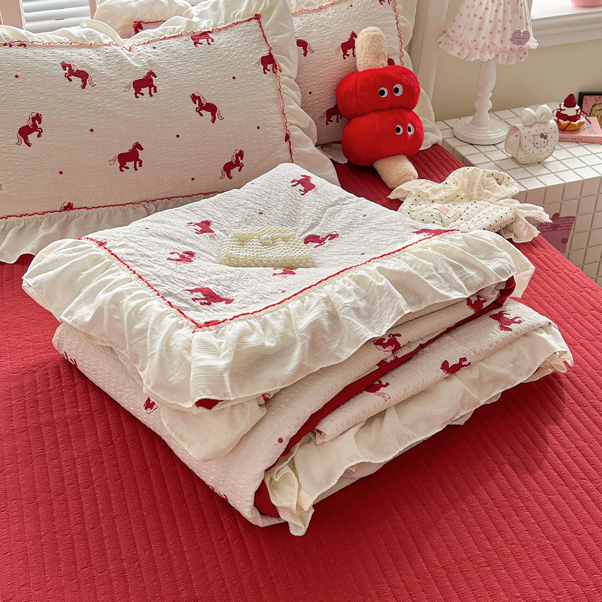 富米莱（原臻工厂） 2026新款超温柔高弹线密拷花边款泡芙双层纱夏凉被床盖床裙四件套 密拷花边-红马小骑士